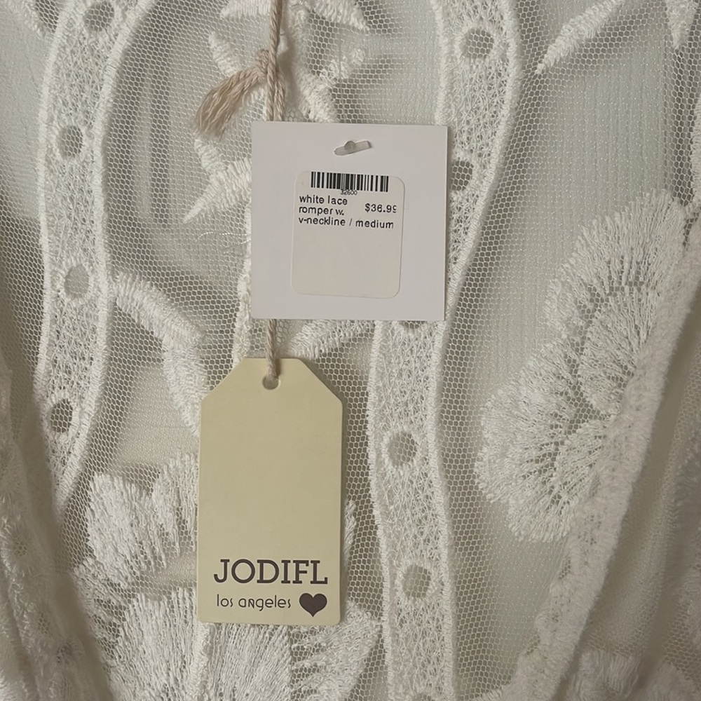 NWT Medium white lace bridal romper! - Picture 4 of 6